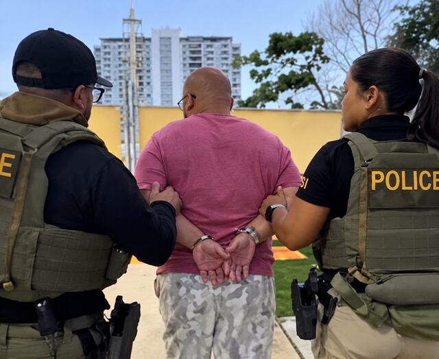 Sacan empleado del Senado arrestado por cargos relacionados con pornografía infantil