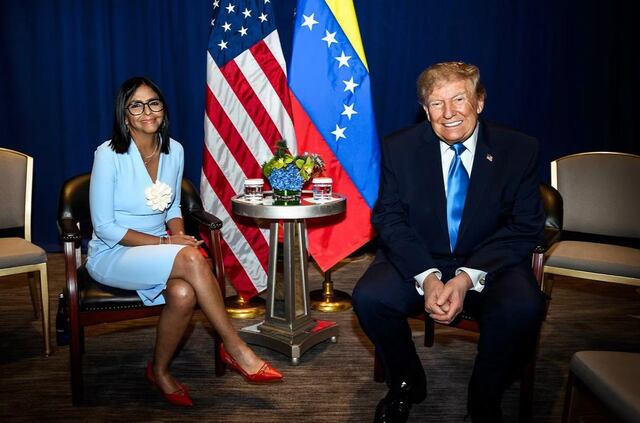 Trump se reúne con la presidenta interina de Venezuela