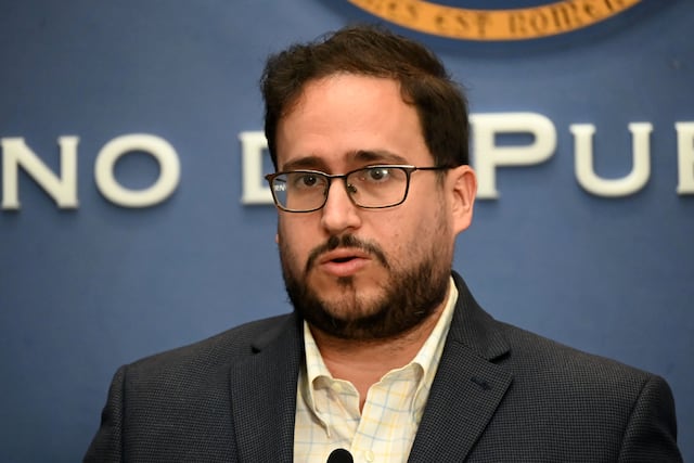 DTOP investiga denuncias de cobros de hasta $2,000 para registrar vehículos en CESCO