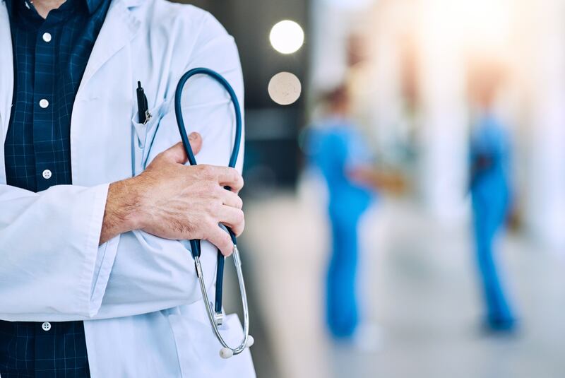 Proponen ley para regular tiempos de espera en servicios de salud