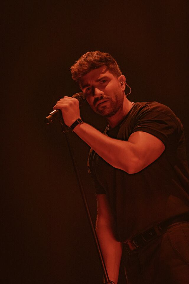 Pablo Alborán llena de romanticismo y emociones su reencuentro con Puerto Rico