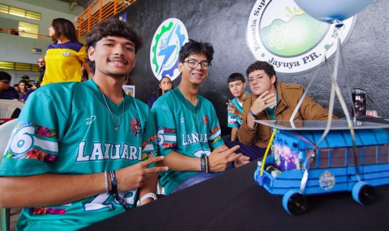 Competencia de Carritos Solares reúne a estudiantes de 16 escuelas públicas de Puerto Rico