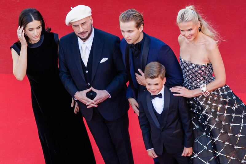 Festival de Cannes sorprende a John Travolta con una Palma de Oro honorífica