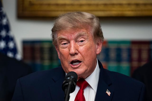 Trump tacha de “fuerzas negativas” a quienes piden regular la IA y dice que “no sucederá”