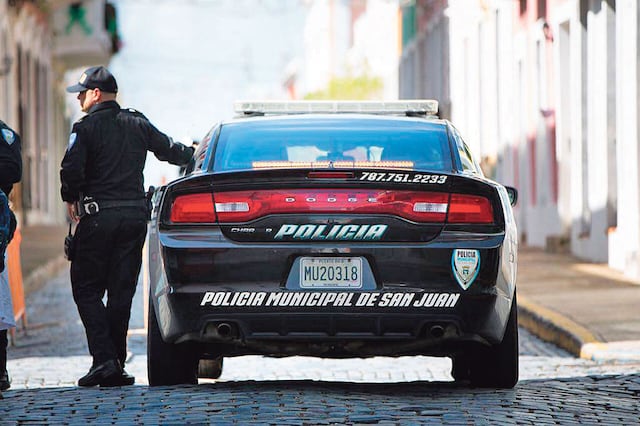 Proponen elevar a $2,900 el salario mínimo de policías municipales de San Juan