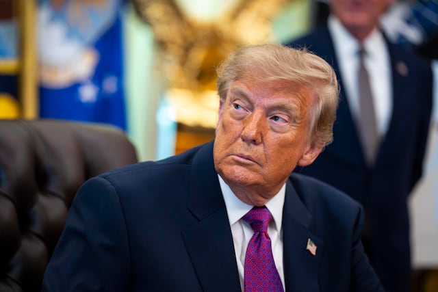 Medios de comunicación demandan a Trump por prohibirles acceso a la Casa Blanca