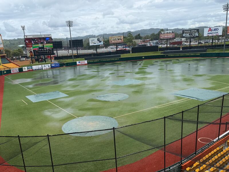 Suspenden por lluvia el juego inaugural de la Serie Clasificatoria de Béisbol Femenino