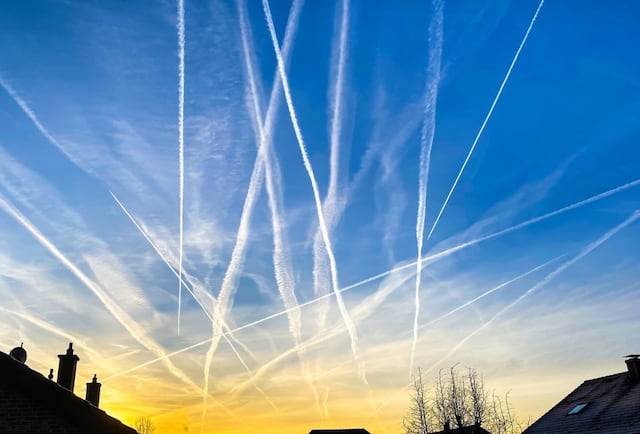 Evitar las estelas de condensación de los aviones podría retrasar una década el calentamiento global