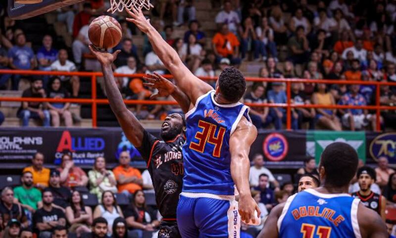 BSN: Atléticos derrotan a los Osos en el Arquelio Torres