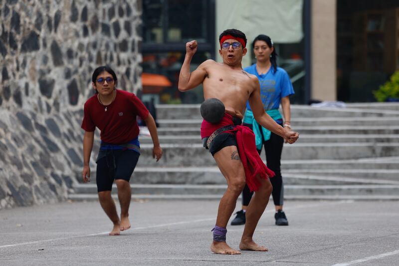 Ulama, el ancestral juego de pelota de México que aprovecha el impulso del Mundial