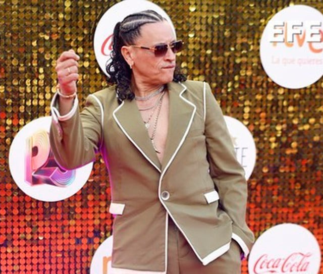 “Estaba acabando con mi vida”: Elvis Crespo abre su corazón sobre sus adicciones