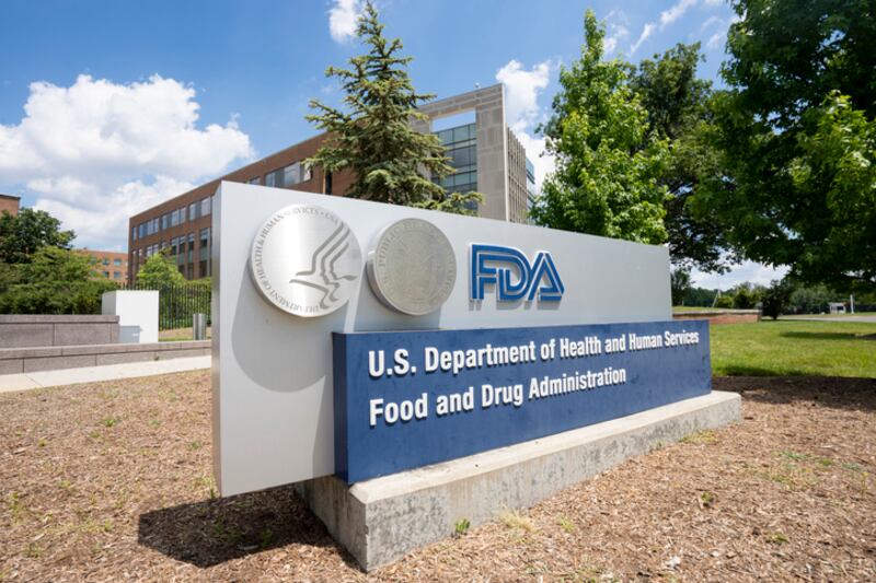 Deja su cargo el comisionado de la FDA