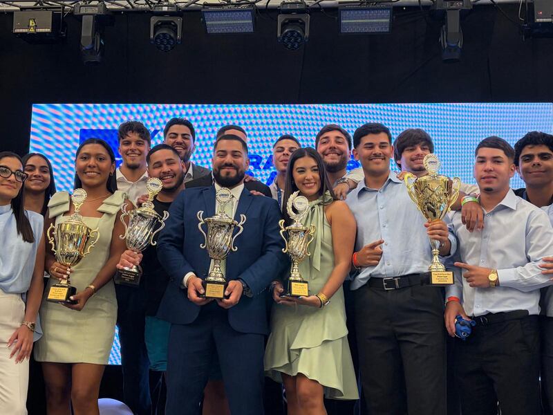 UPR de Bayamón se lleva el primer lugar en competencia de asociaciones de contabilidad