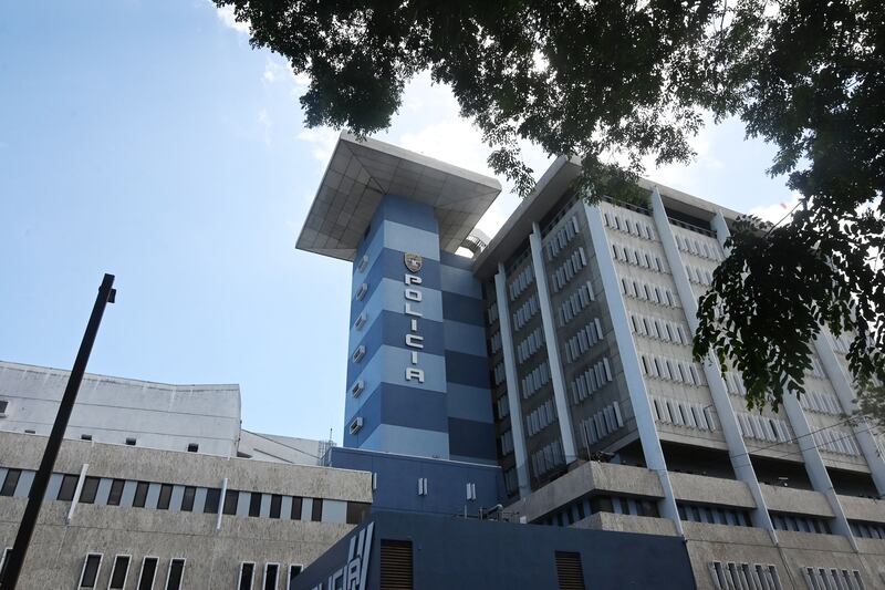 Roban herramientas y sistema de cámaras de vehículo en Guaynabo