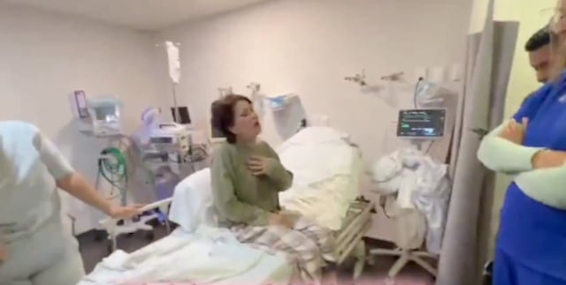 Alejandra Guzmán sufre lesión en la cadera en pleno concierto en Veracruz