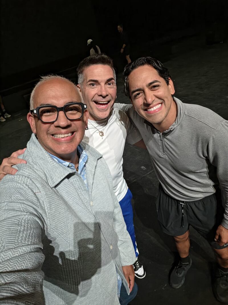 Johnny Ray presenta a sus invitados para ‘Esto Sí Es Un Show…Forever Iconic’