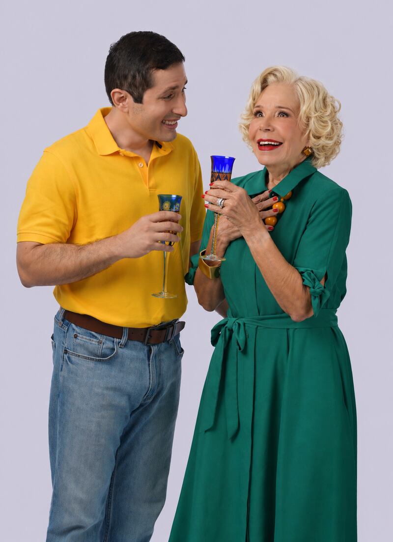 Johanna Rosaly protagoniza la comedia ‘Hola, Mamá’ junto a Omar Torres