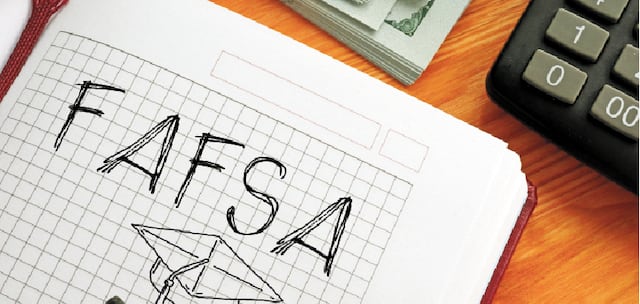 FAFSA Becas y Ayudas Económicas: lo que estudiantes y familias deben conocer