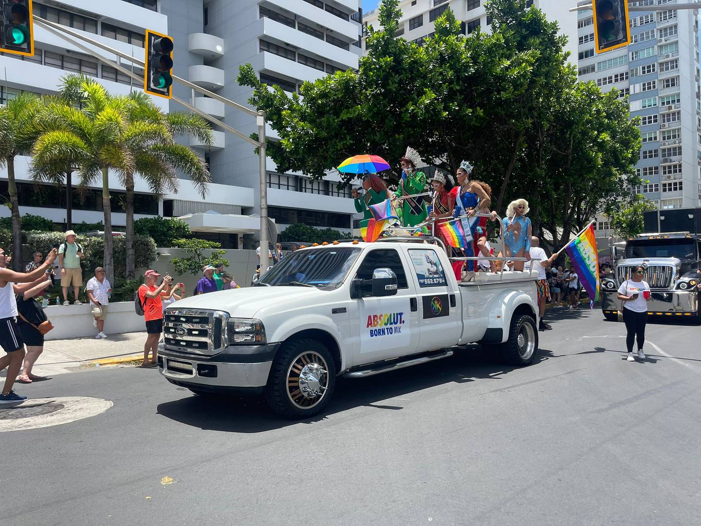 Miss Cabo Rojo dice presente en Parada PRIDE Puerto Rico Metro Puerto