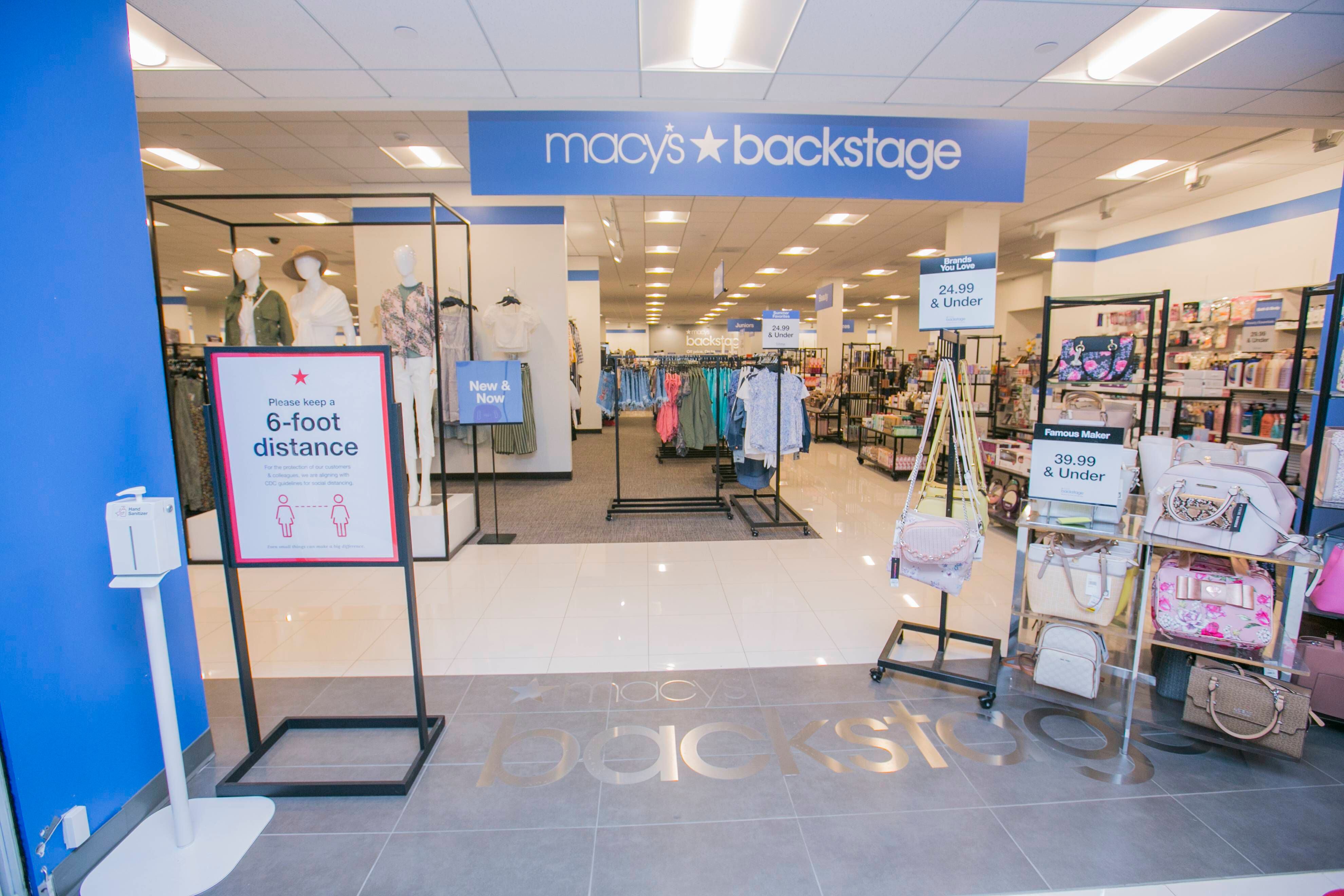 Macy s abre nuevo espacio en Plaza de ropa de dise ador a precios