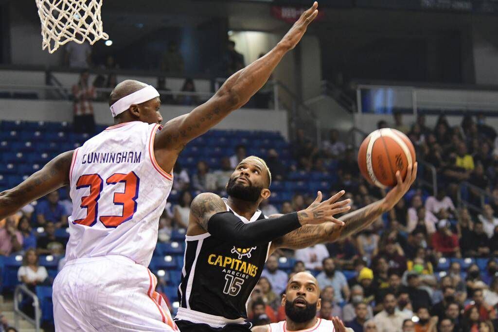 Bad Bunny comentará un partido de baloncesto en Puerto Rico