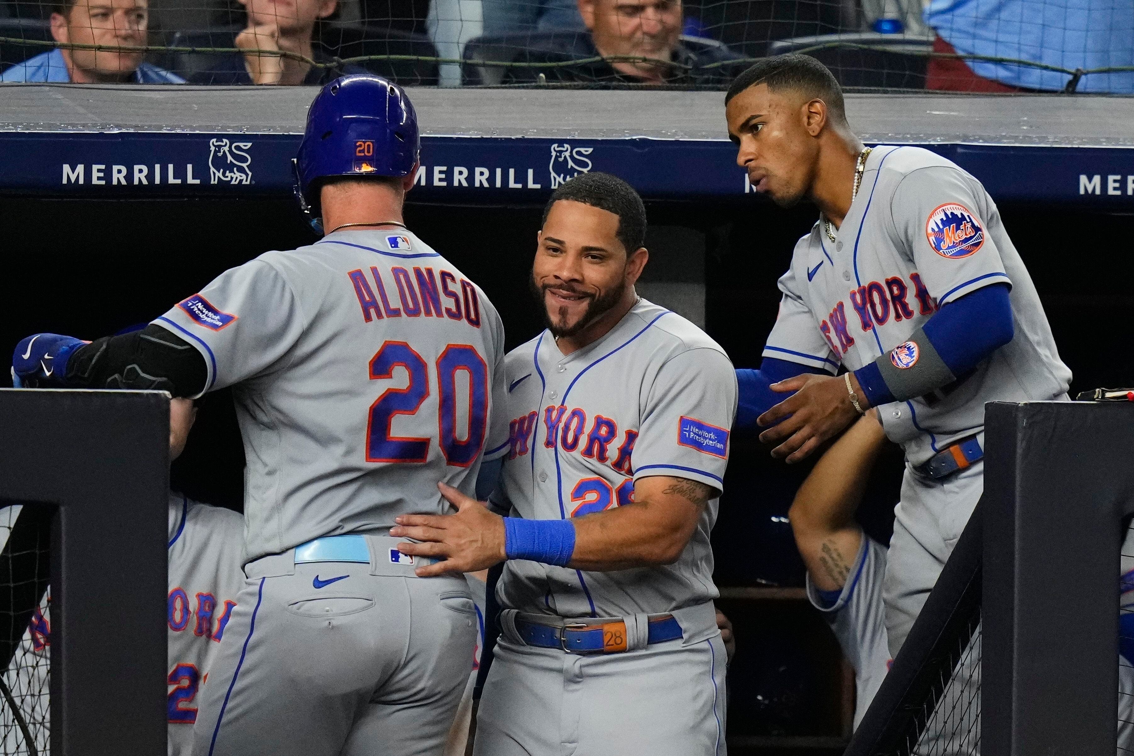 Medias Rojas se sobreponen a triple play y derrotan 7-1 a Bravos