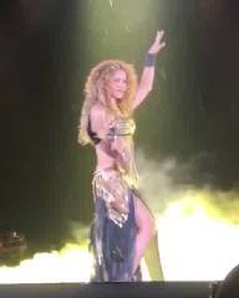 Shakira causa polémica tras bailar sin ropa interior – Metro Puerto Rico