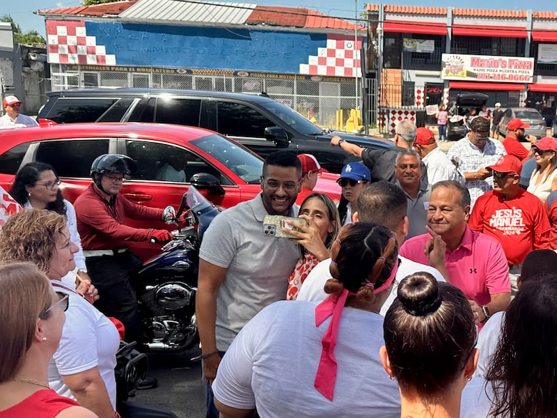 Una caravana del PPD, con su candidato Jesús Manuel Ortiz, recorrió las calles de Caguas el sábado 12 de octubre.