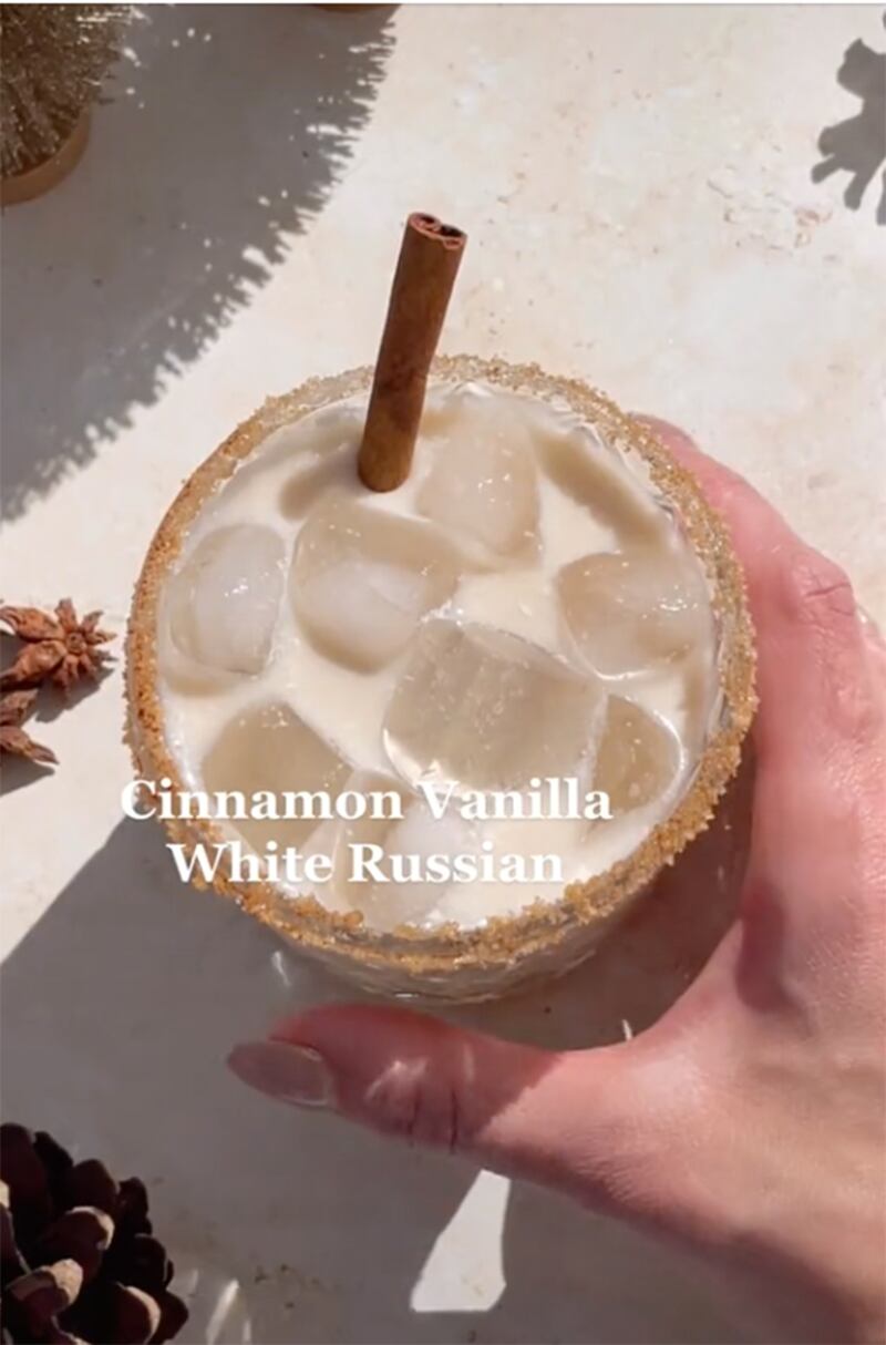 Ruso blanco de vainilla con canela