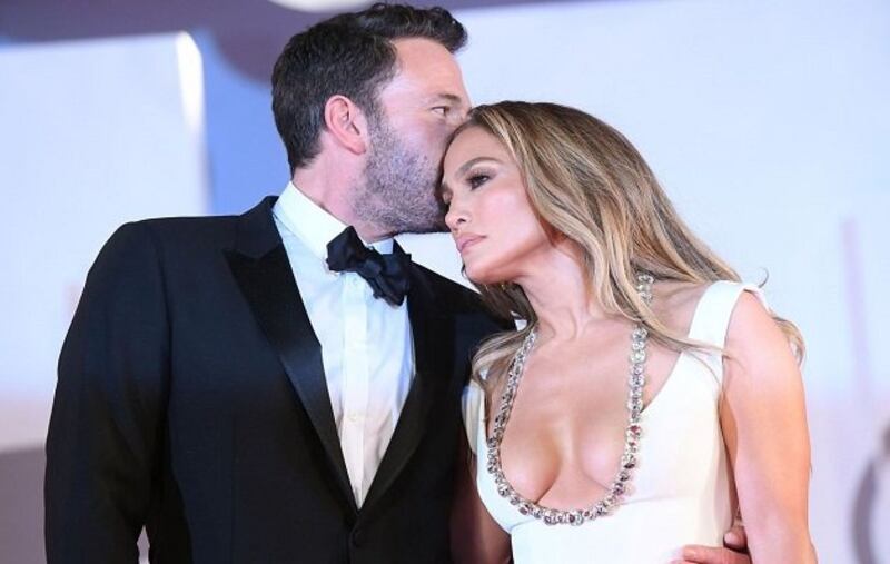 Jennifer López y Ben Affleck se dan "un tiempo para fortalecer su amor"