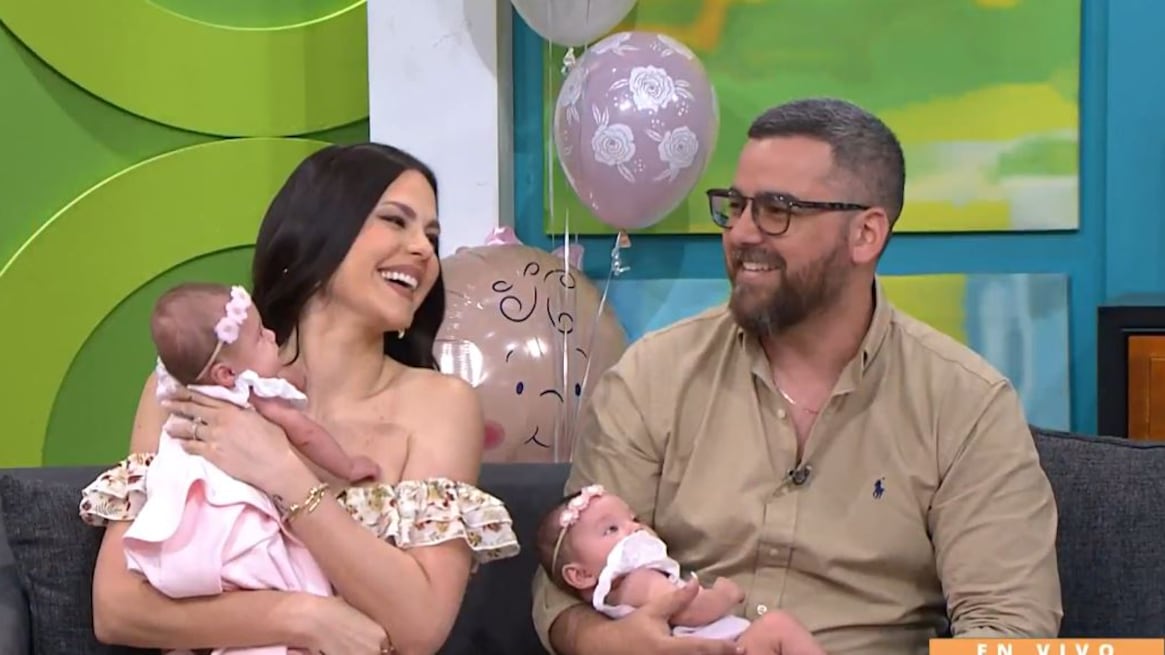 Gil Marie López y su esposo presentan a sus gemelas Catalina y Fernanda