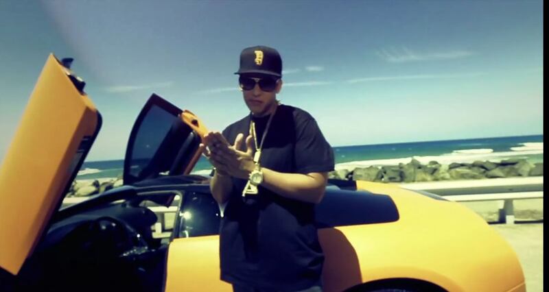 Auto de Daddy Yankee en un video musical