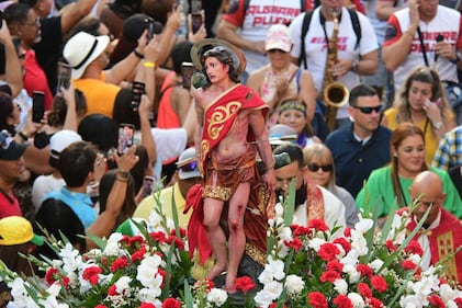 Las fiestas de la calle San Sebastián se llevaron a cabo tras dos años de ausencia.