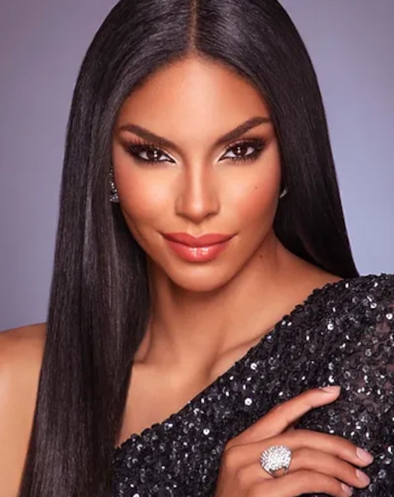 Miss Puerto Rico, Ashley Ann Cariño, en un retrato de rostro.