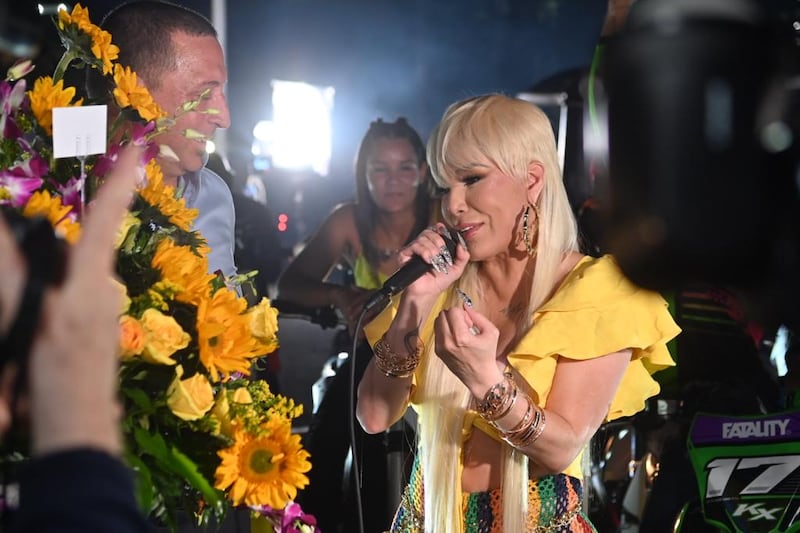 Ivy Queen graba video musical en la Placita de Santurce