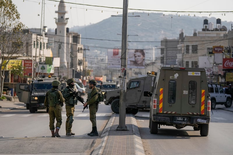 Adolescente palestino de 14 muere por heridas de bala en un tiroteo del ejército israelí