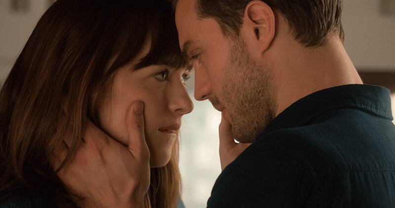 Dakota Johnson y Jamie Dornan encabezaron 'Cincuenta sombras más oscuras'