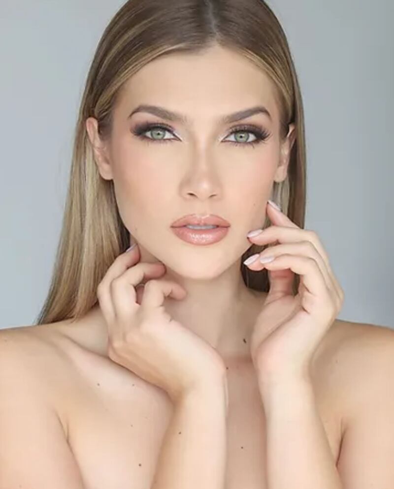 Miss Colombia, María Fernanda Aristizábal, en un retrato de rostro.