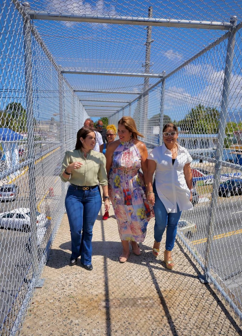 Reabren puente peatonal sobre la PR-188 en Canóvanas.