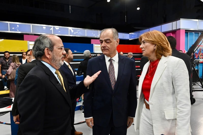 Debate de candidatos a la comisaría residente