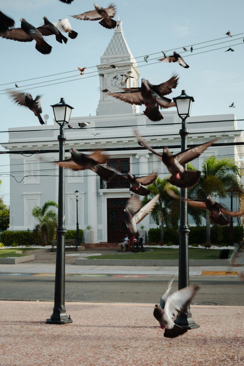 La plaza pública del pueblo de Salinas.