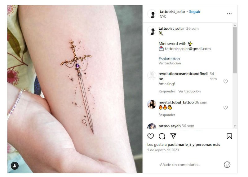 Los tatuajes de espada están creciendo en popularidad por su significado