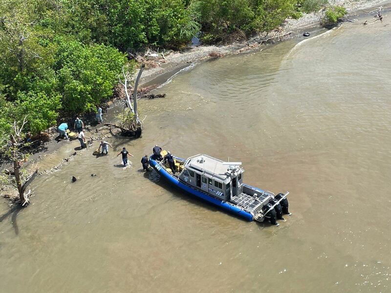 Policía de Puerto Rico incauta millonario cargamento en Salinas