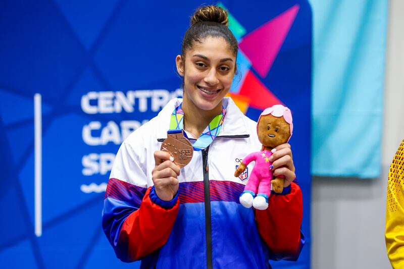 Sairy Colón con su medalla de bronce en los -78 kilos.