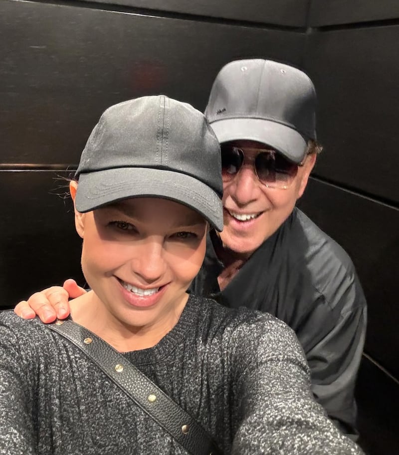 Foto de Thalía y Tommy Mottola recuperada del Instagram oficial de la cantante: @thalia